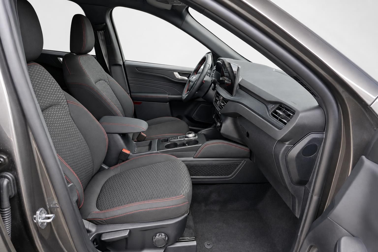 Ford Kuga Innenraum Vordersitze und Armaturenbrett Detailansicht