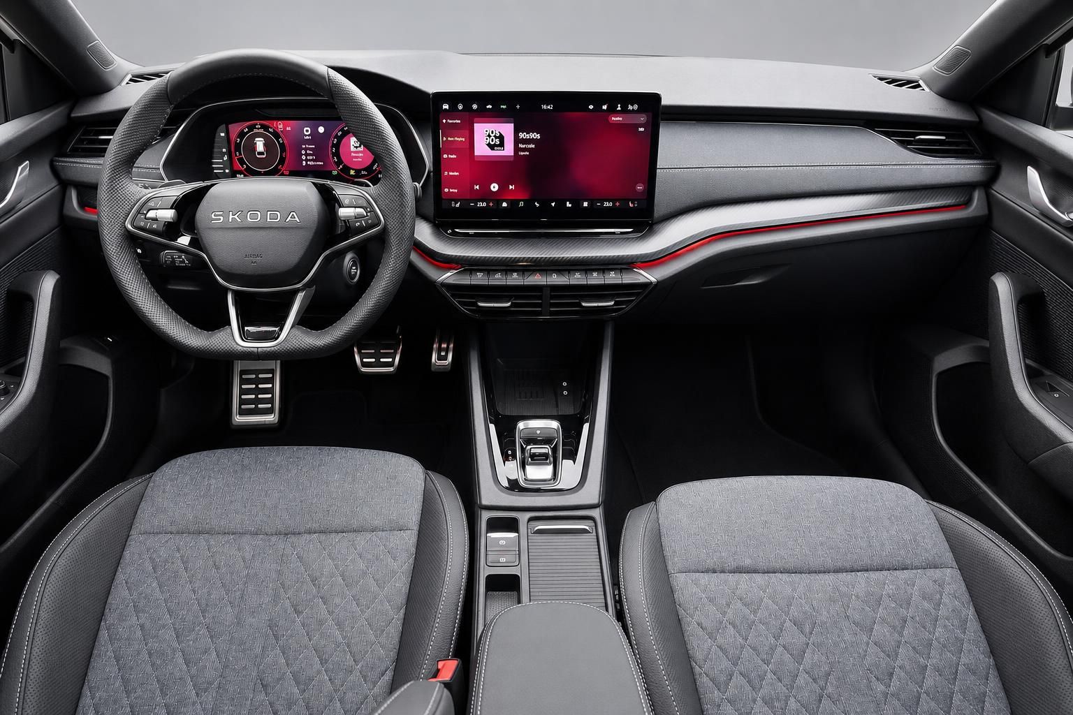 Skoda Octavia Cockpit mit Lenkrad und digitalem Infotainment-Display