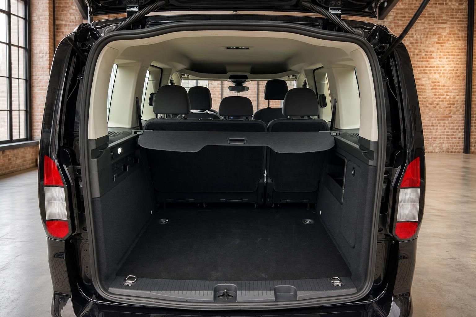 Ford Tourneo Connect - Bild 9 von 15