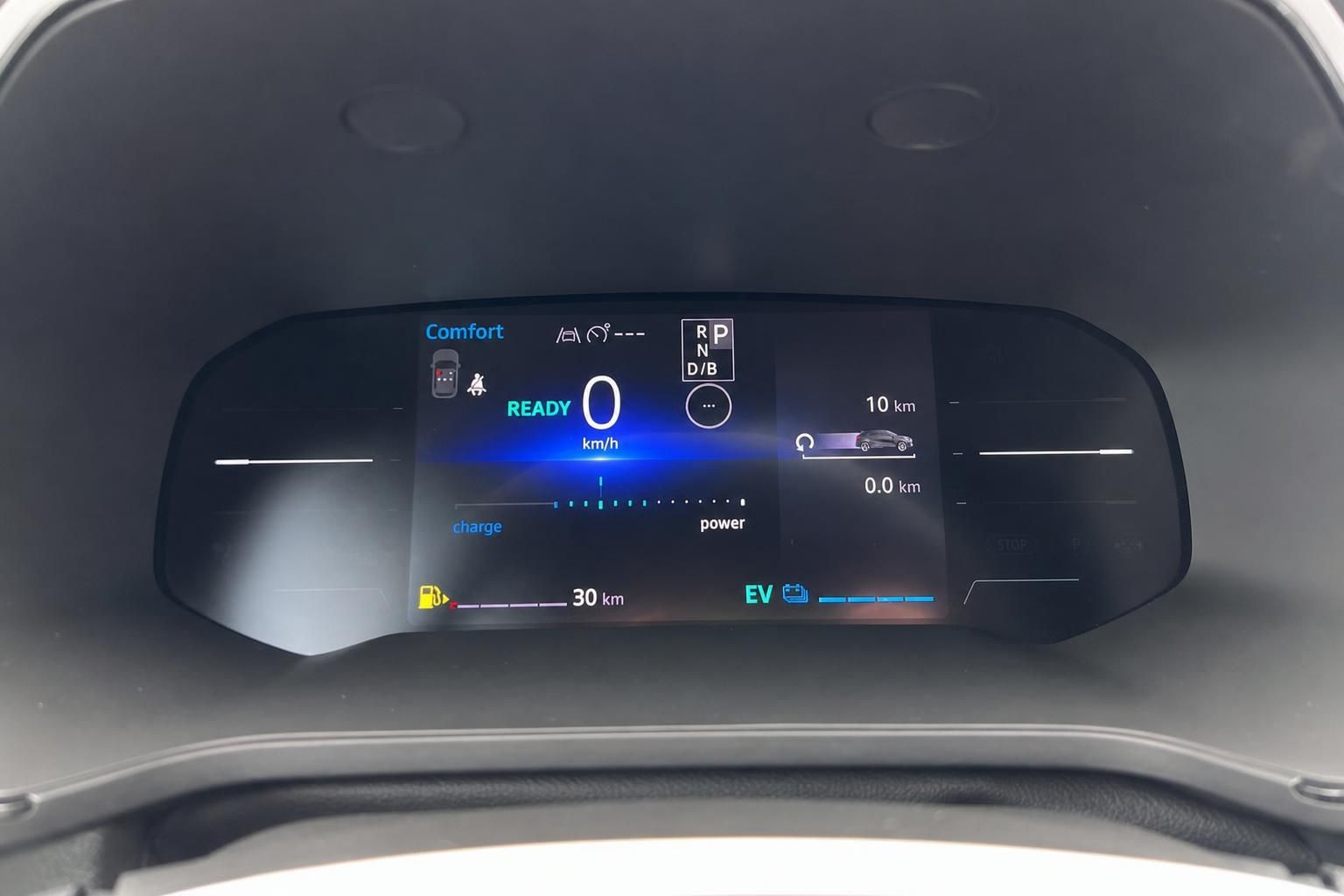 Renault digitales Kombiinstrument mit Elektrofahrzeug-Anzeigen und 30 km Reichweite