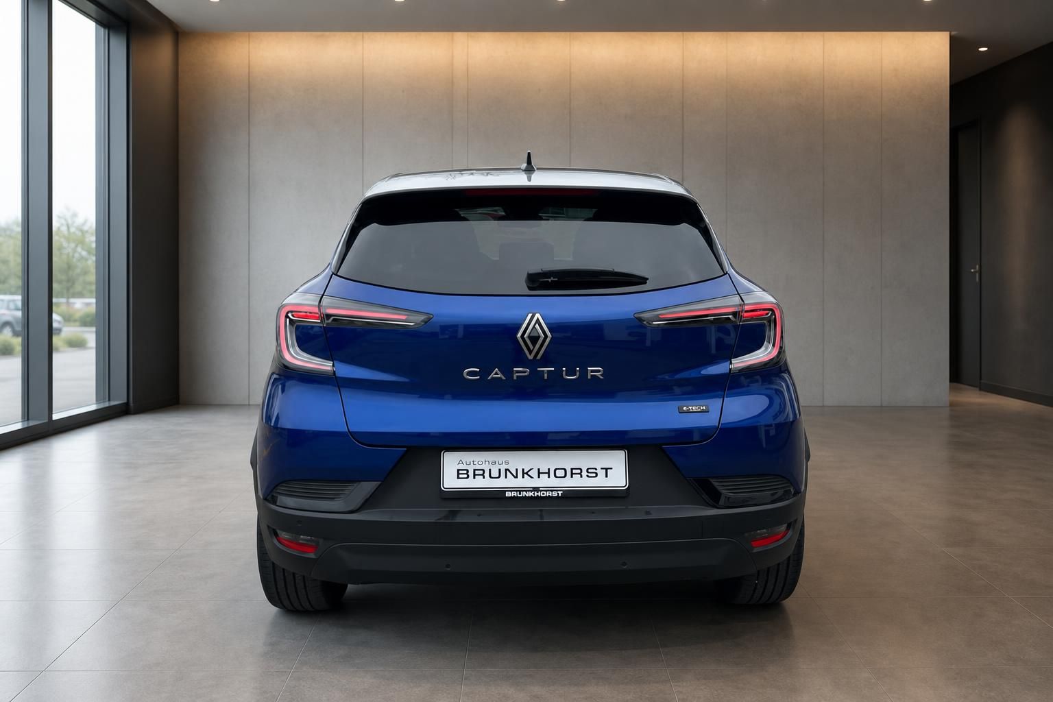 Renault Captur Heckansicht blau mit LED-Rückleuchten und CAPTUR Schriftzug