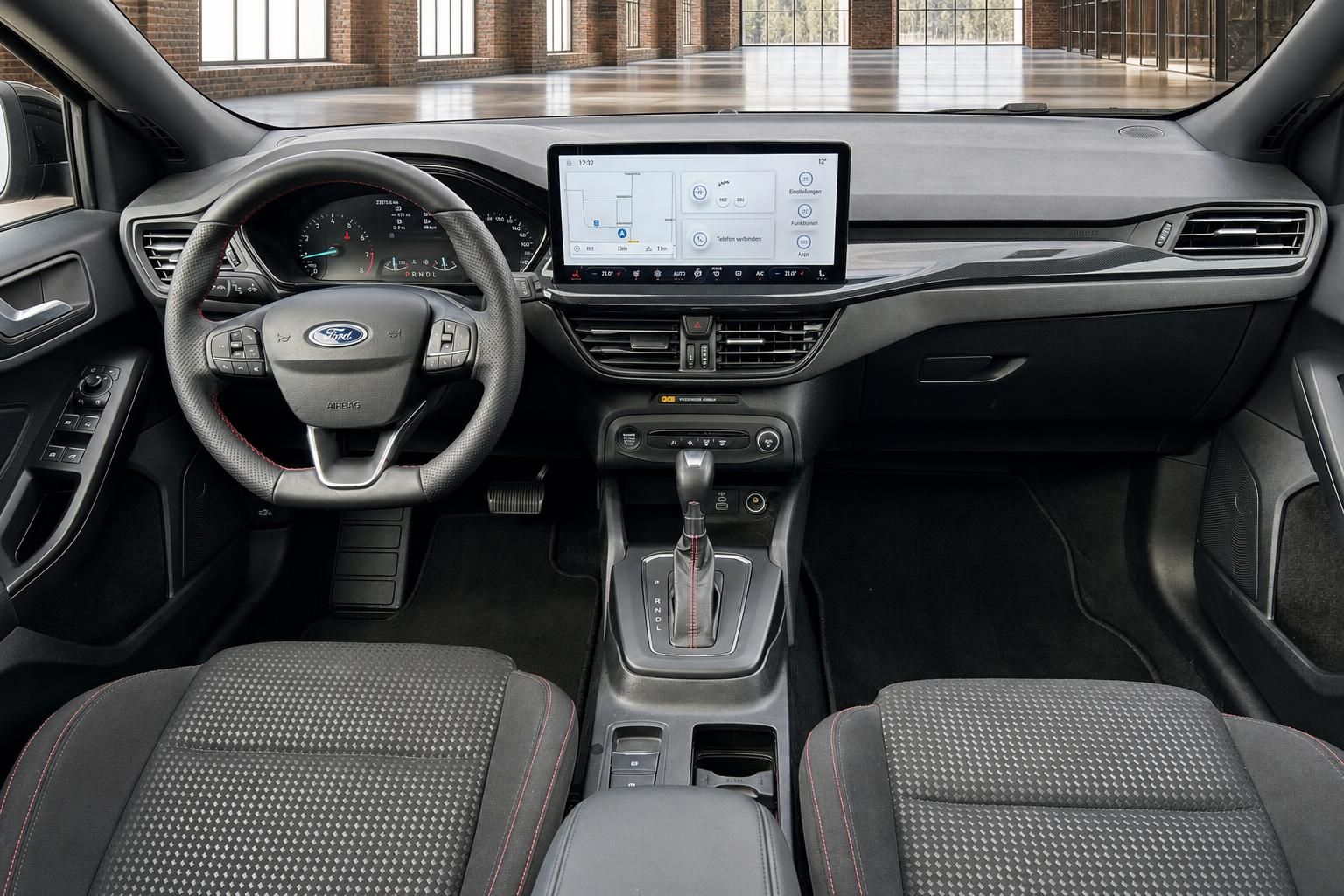 Ford Innenraum Cockpit mit Lenkrad und Touchscreen Infotainment