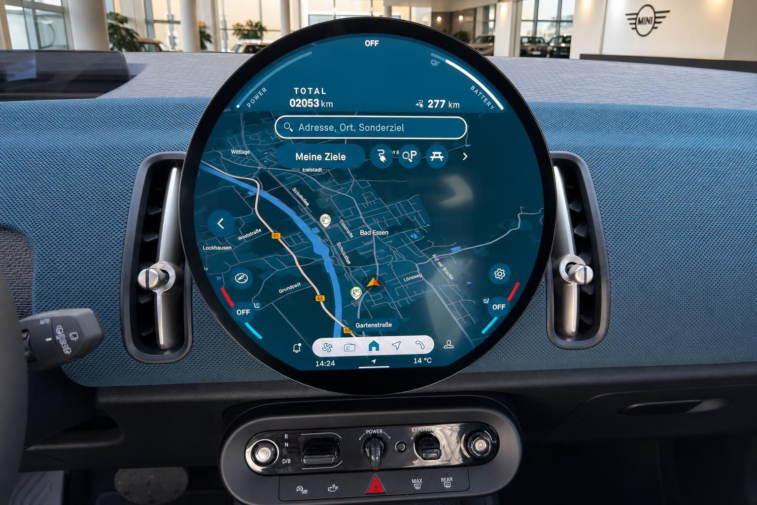 MINI Navigationssystem mit rundem Display und Kartenansicht