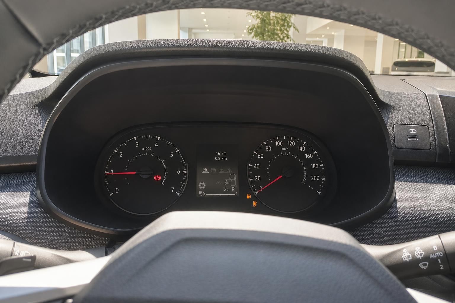 Fahrzeug Kombiinstrument mit Drehzahlmesser und Tachometer – Innenraumdetail Armaturenbrett