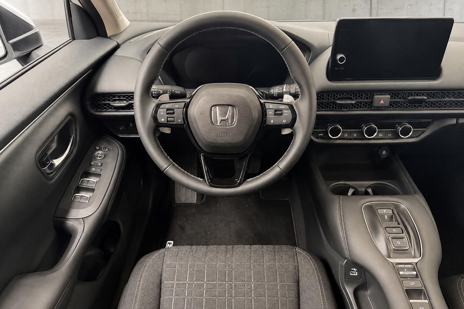 Honda ZR-V Innenraum Cockpit mit Lenkrad und Display