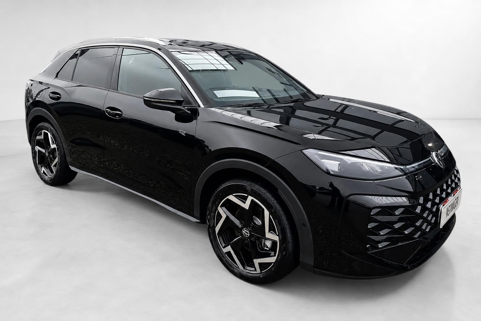 VW T-Roc schwarz Seitenansicht vorne mit Panoramadach