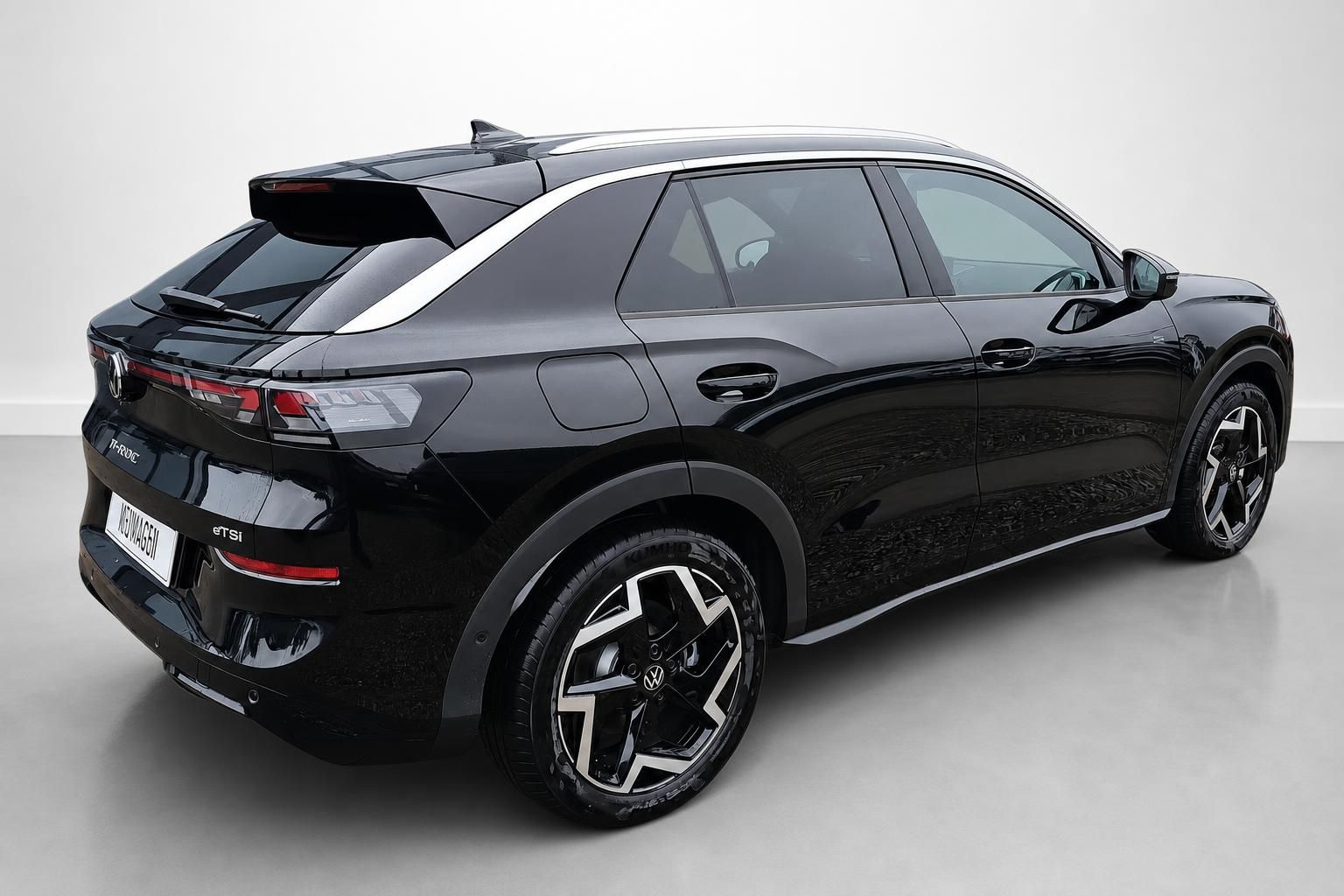 VW T-Roc eTSI schwarz Seitenansicht hinten Neuwagen