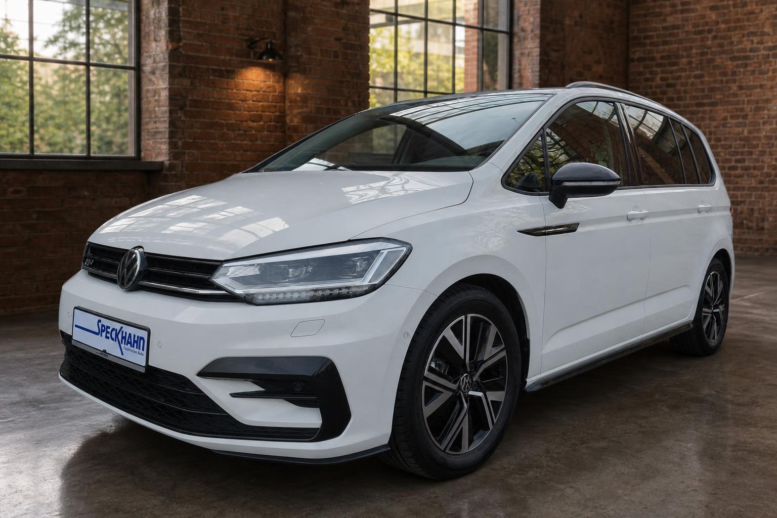 Volkswagen Touran Highline 2.0 TDI 7 Sitzer Kamera LED El. Panodach Digitales Cockpit