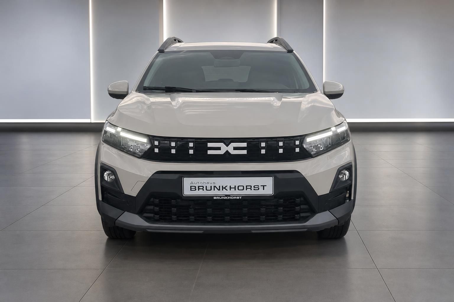 Dacia Jogger Frontansicht beige mit LED-Scheinwerfern