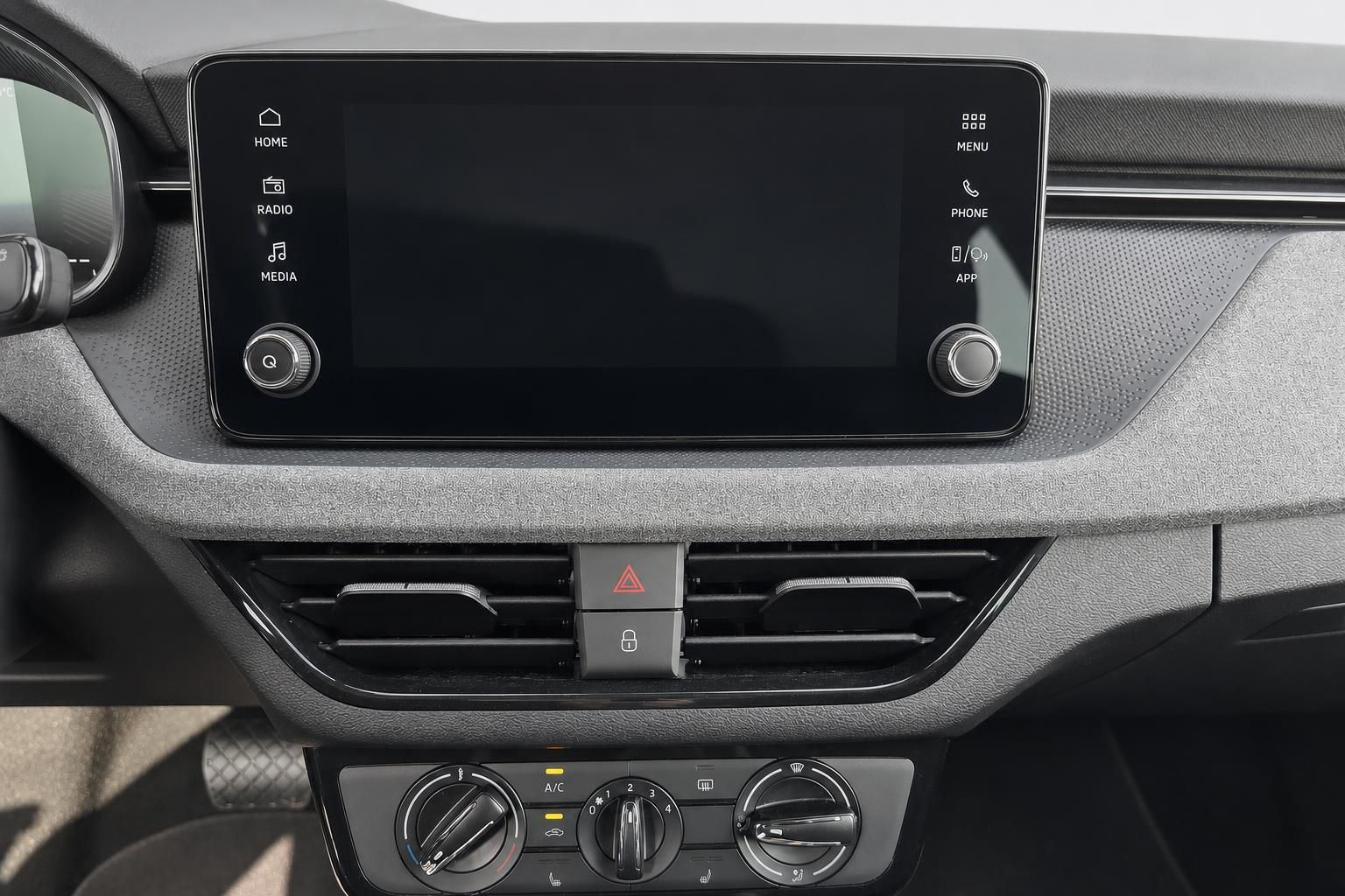 Skoda Infotainment-Touchscreen mit Klimabedienung im Detail