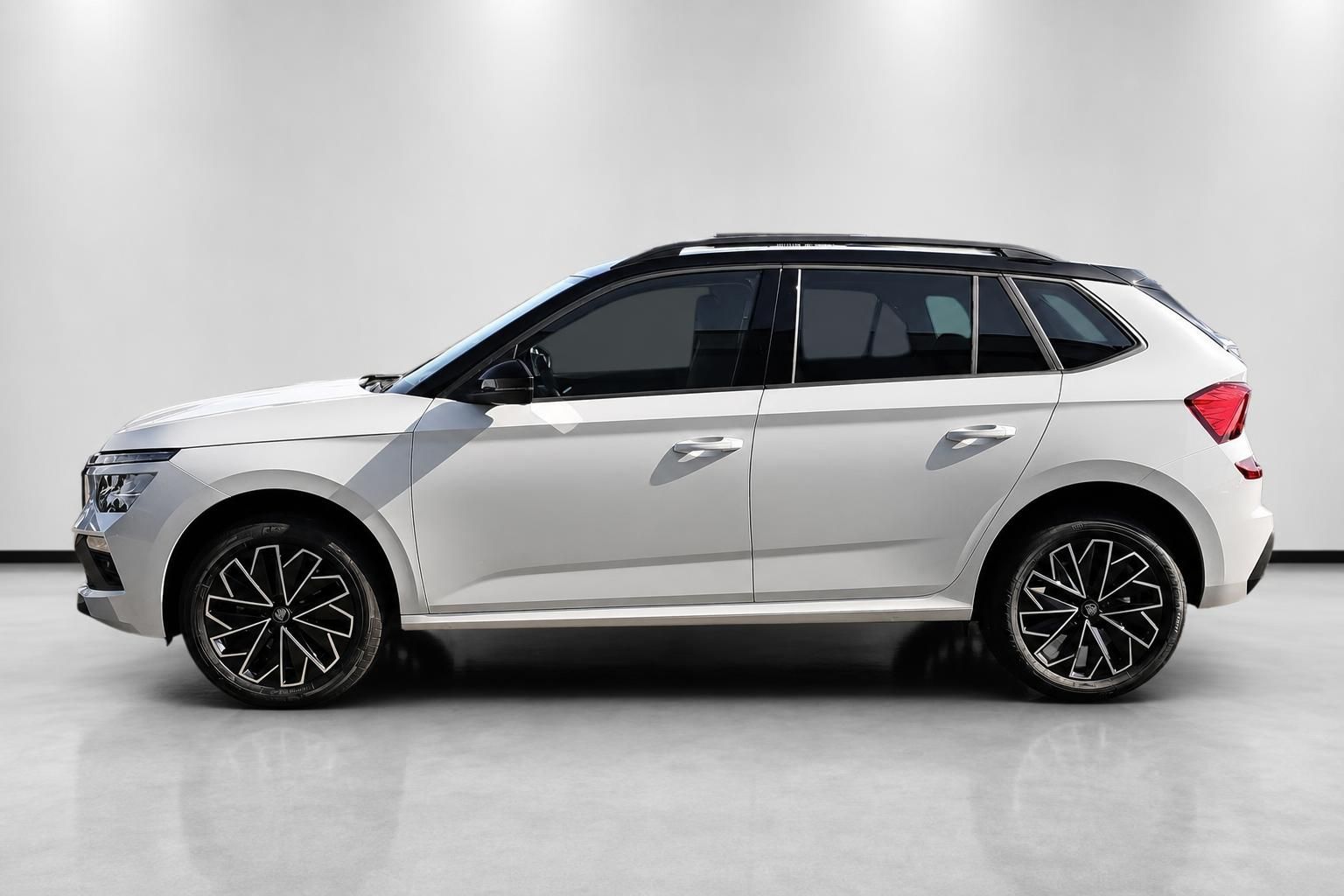 Skoda Kamiq weiß, Seitenansicht mit Leichtmetallfelgen