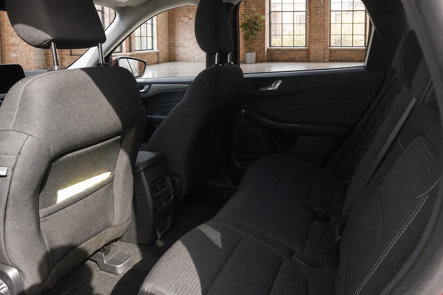 Ford Kuga - Bild 13 von 15