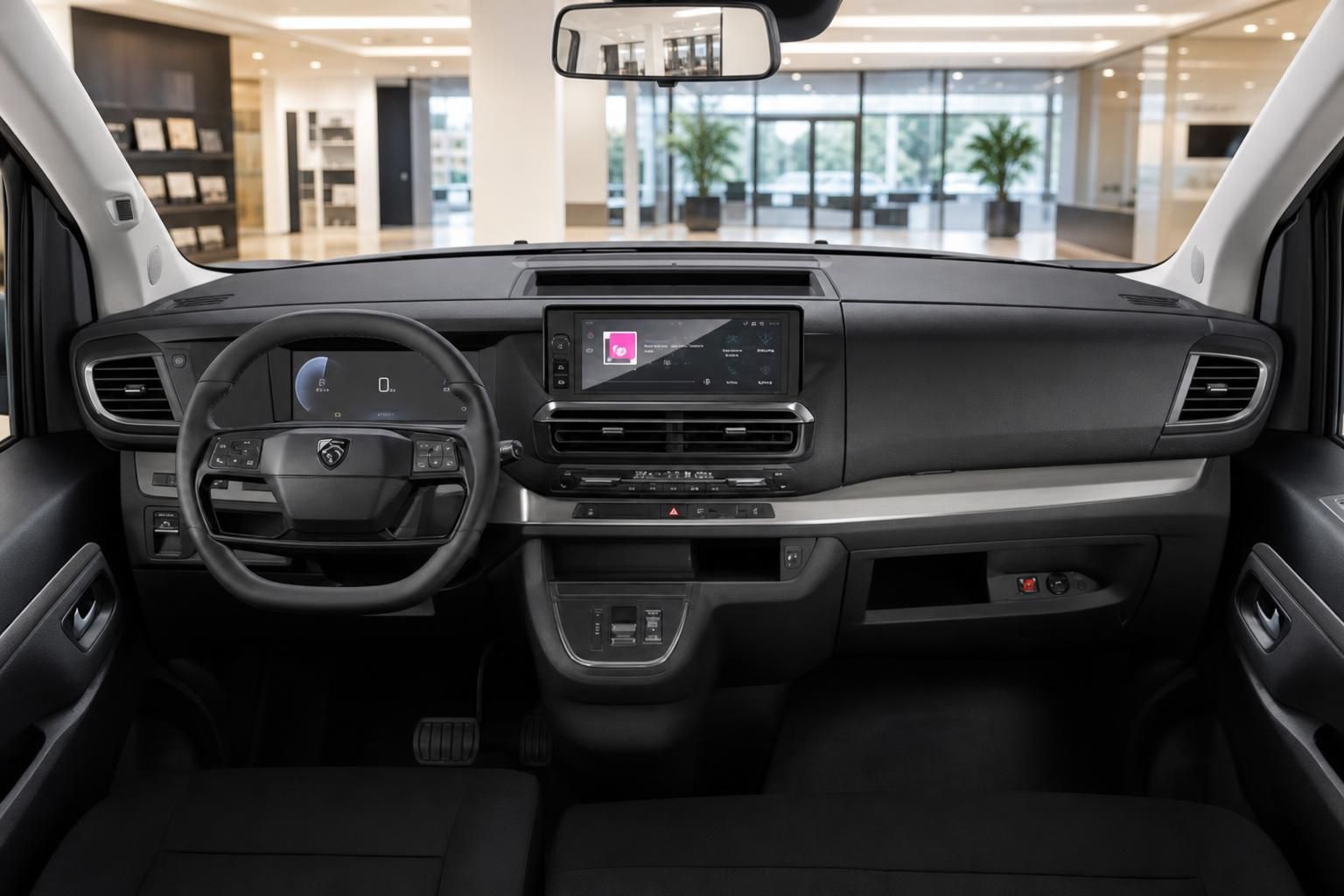 Peugeot Traveller Cockpit mit Lenkrad und Multimedia-Display im Autohaus