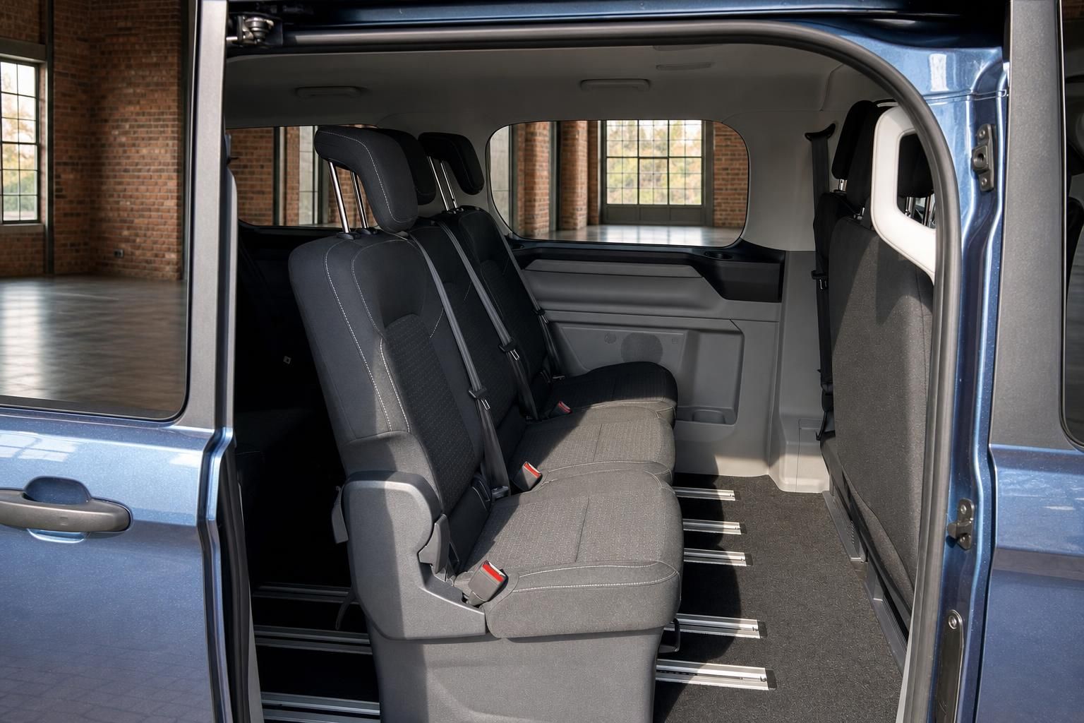 Ford Van Innenraum mit umklappbaren Rücksitzen