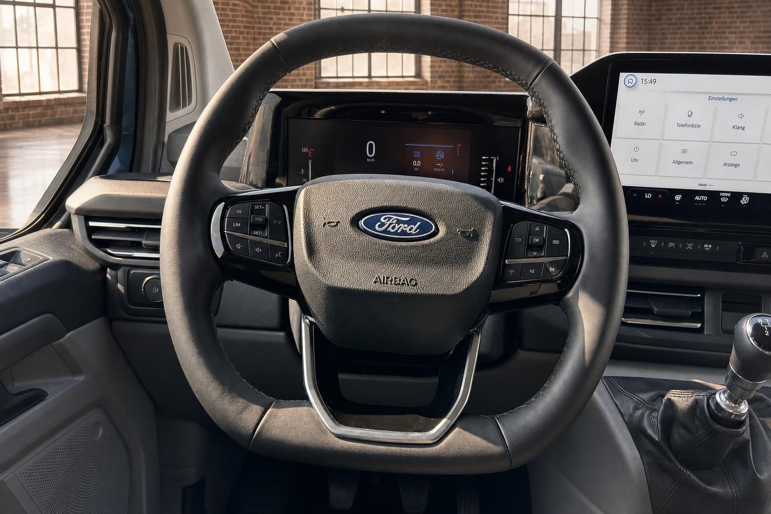 Ford Lenkrad Nahaufnahme mit Bedienelementen und Display