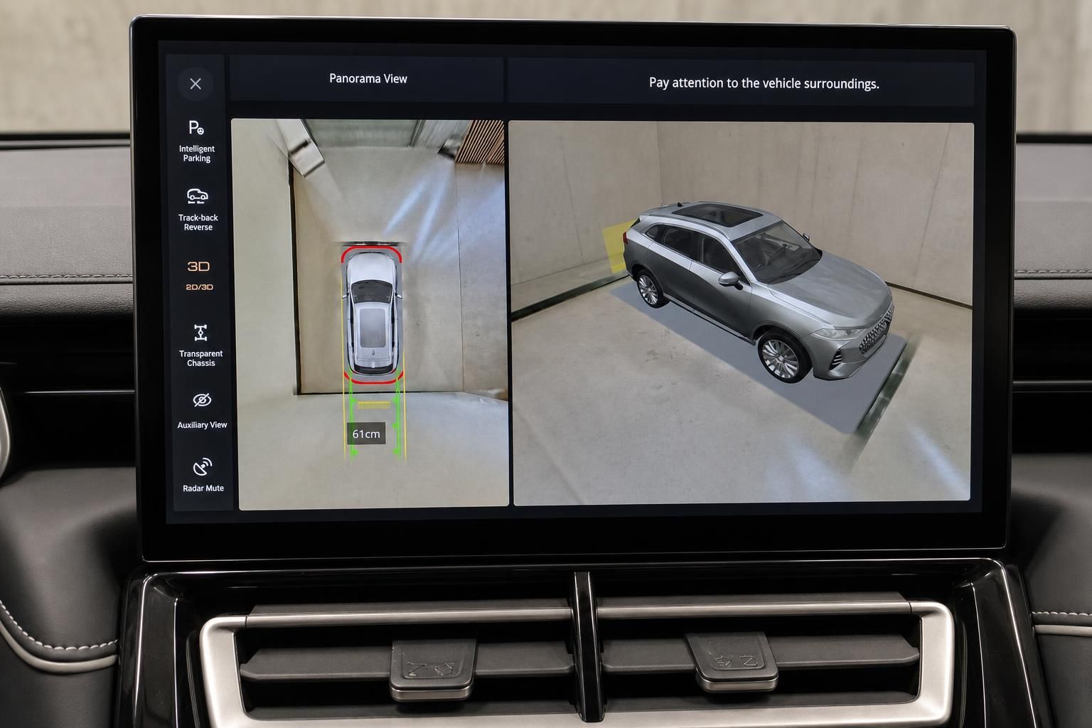 3D Panorama Ansicht Einparkhilfe auf dem Infotainment Display
