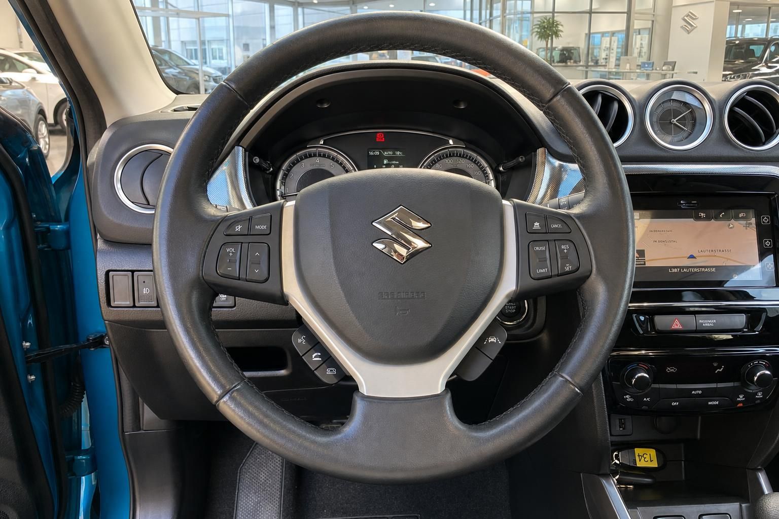 Suzuki Vitara - Bild 13 von 15