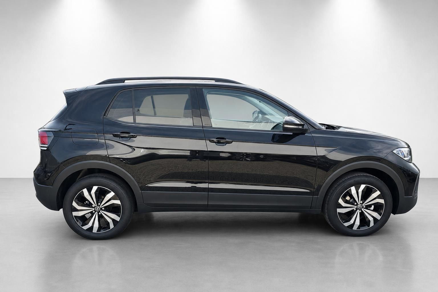 VW T-Cross schwarz Seitenansicht SUV Studiofoto
