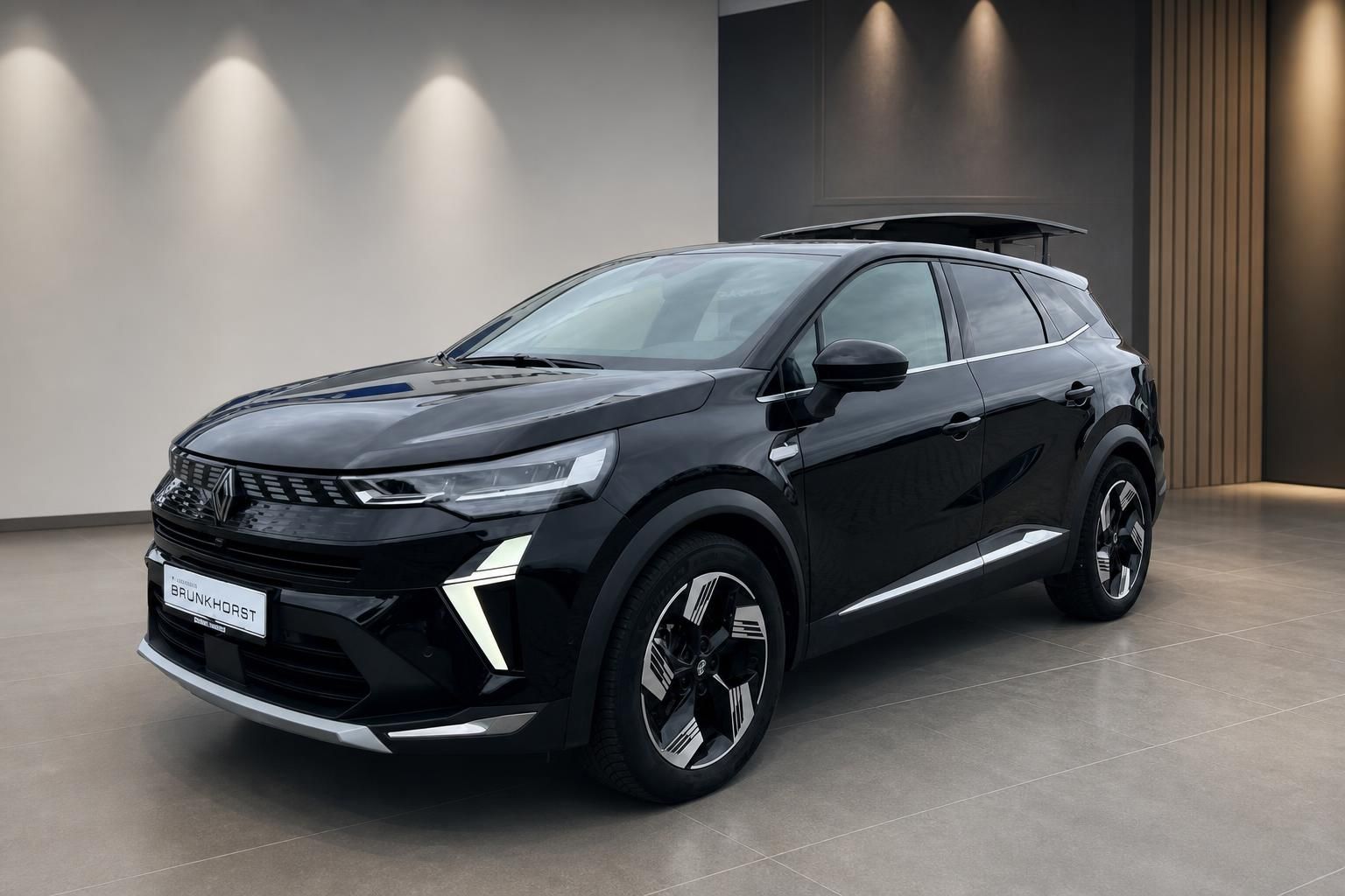 Renault Symbioz schwarz Seitenansicht mit Panoramadach im Showroom