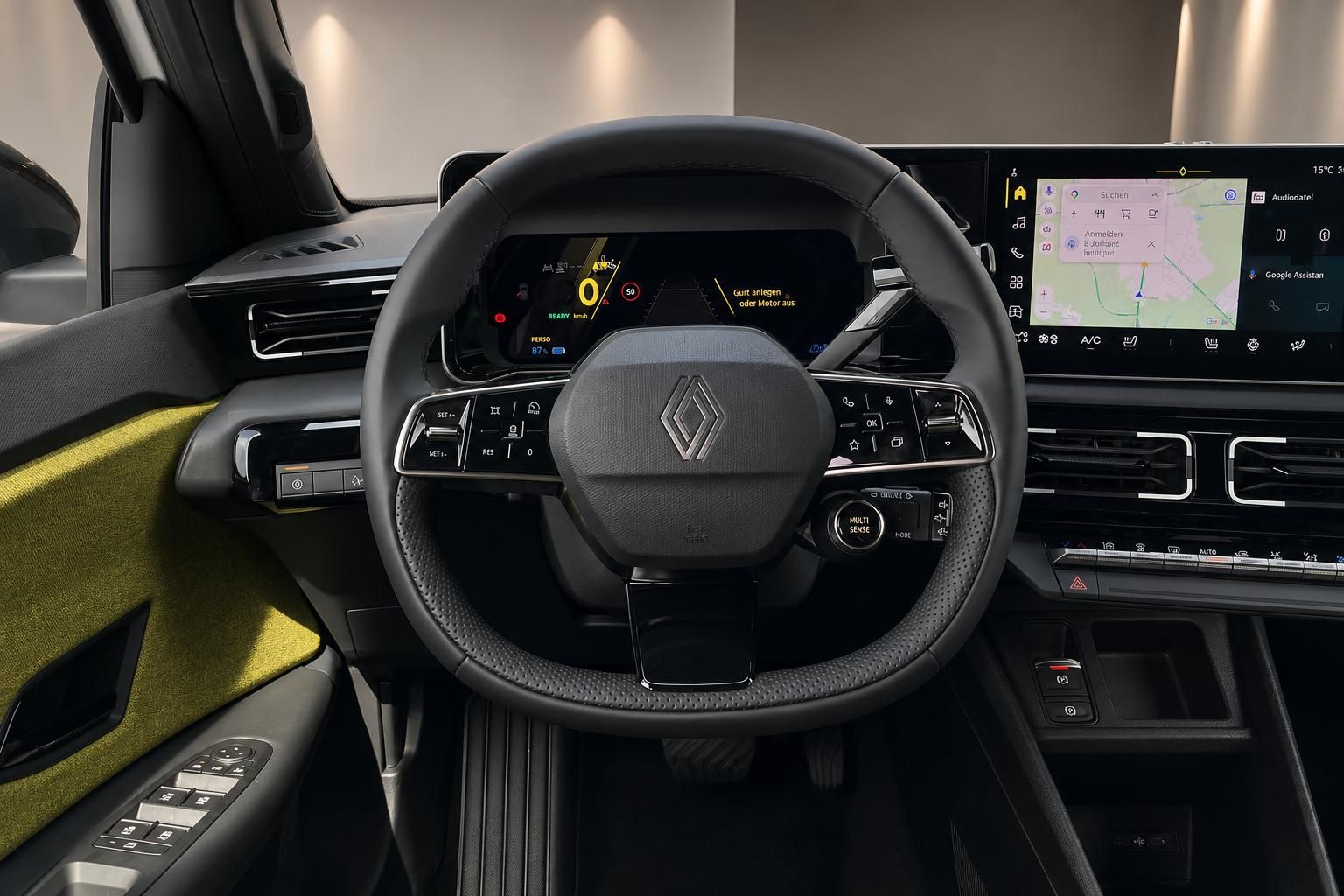 Renault Innenraum: Lenkrad und Navigations-Display im Cockpit