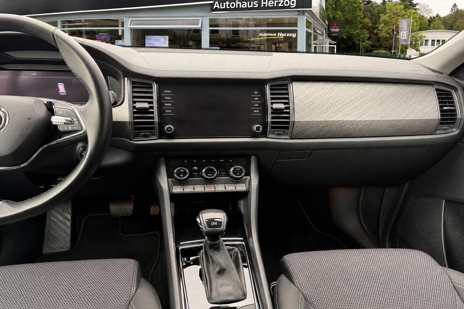 Skoda Kodiaq Cockpit Mittelkonsole mit Touchscreen und DSG