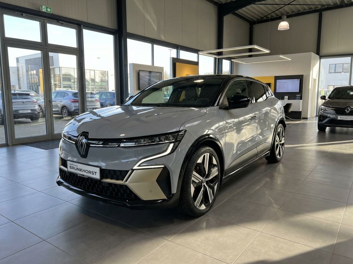 Renault Mégane E-Tech Electric in Grau im Autohaus Brunkhorst Showroom