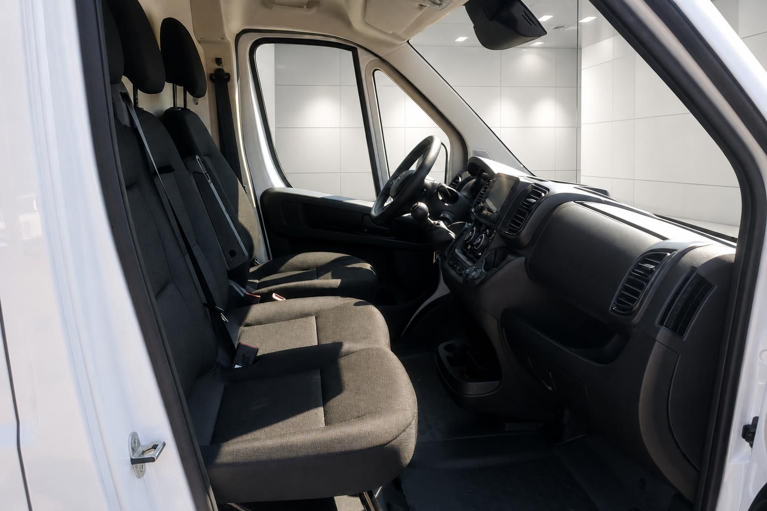 Innenraum Transporter Fahrerkabine mit Sitzen und Armaturenbrett