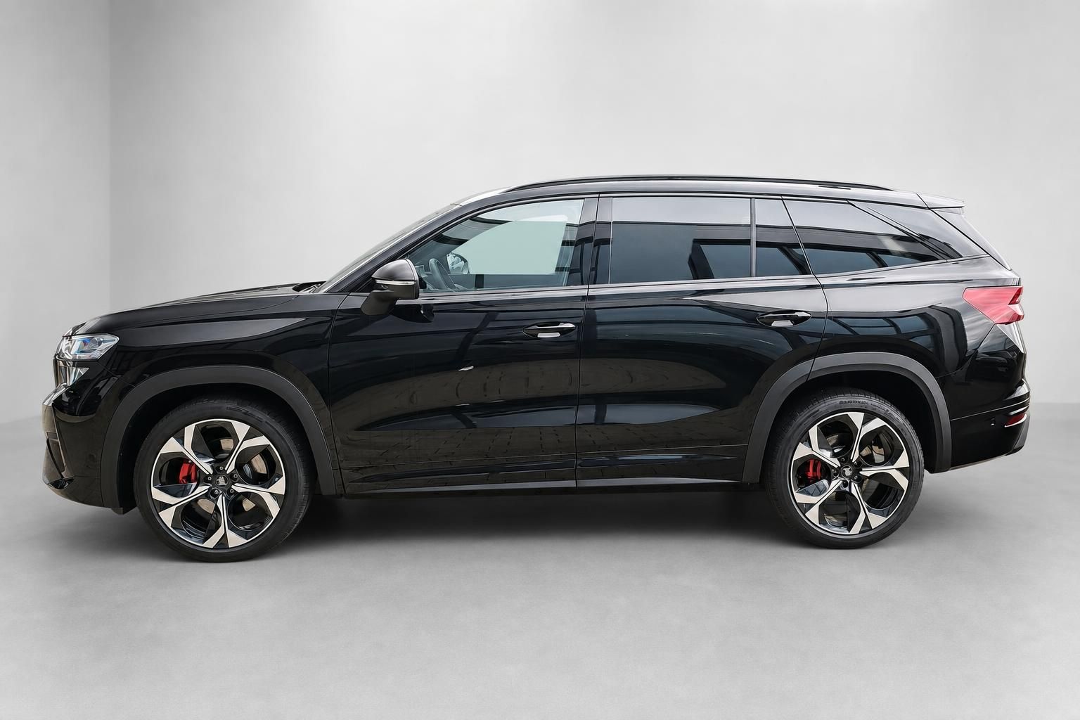 Skoda Kodiaq schwarz SUV Seitenansicht mit Leichtmetallfelgen