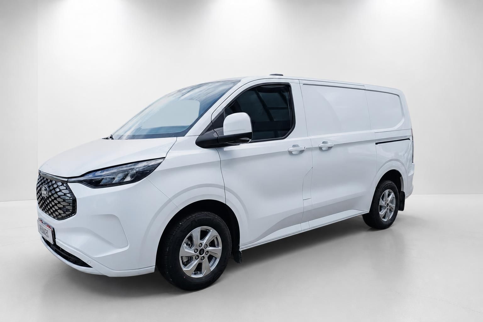 Ford Transit Custom Kastenwagen weiß, Seitenansicht schräg vorne