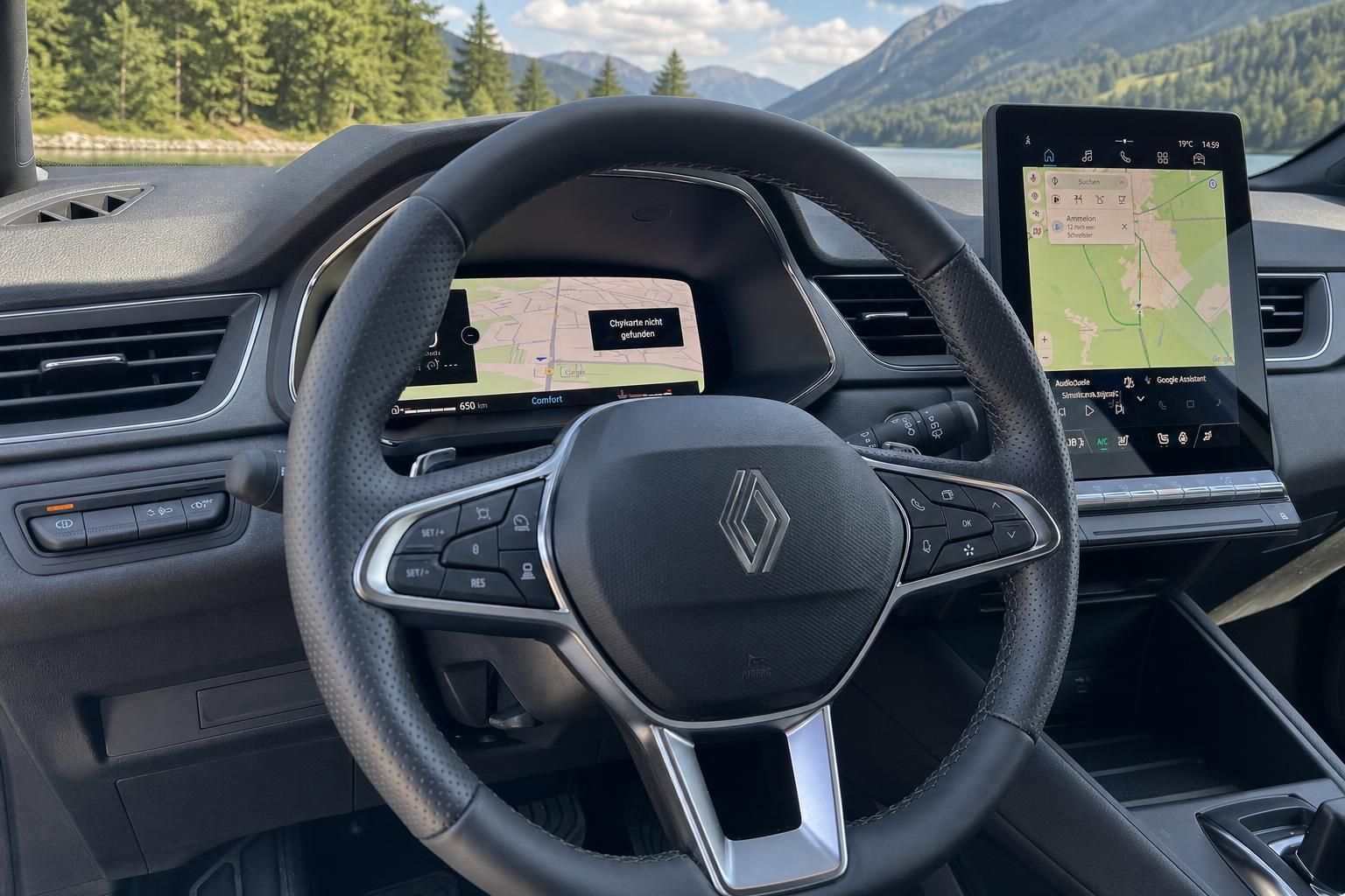 Renault Armaturenbrett mit digitalem Display und Navigationssystem in Berglandschaft
