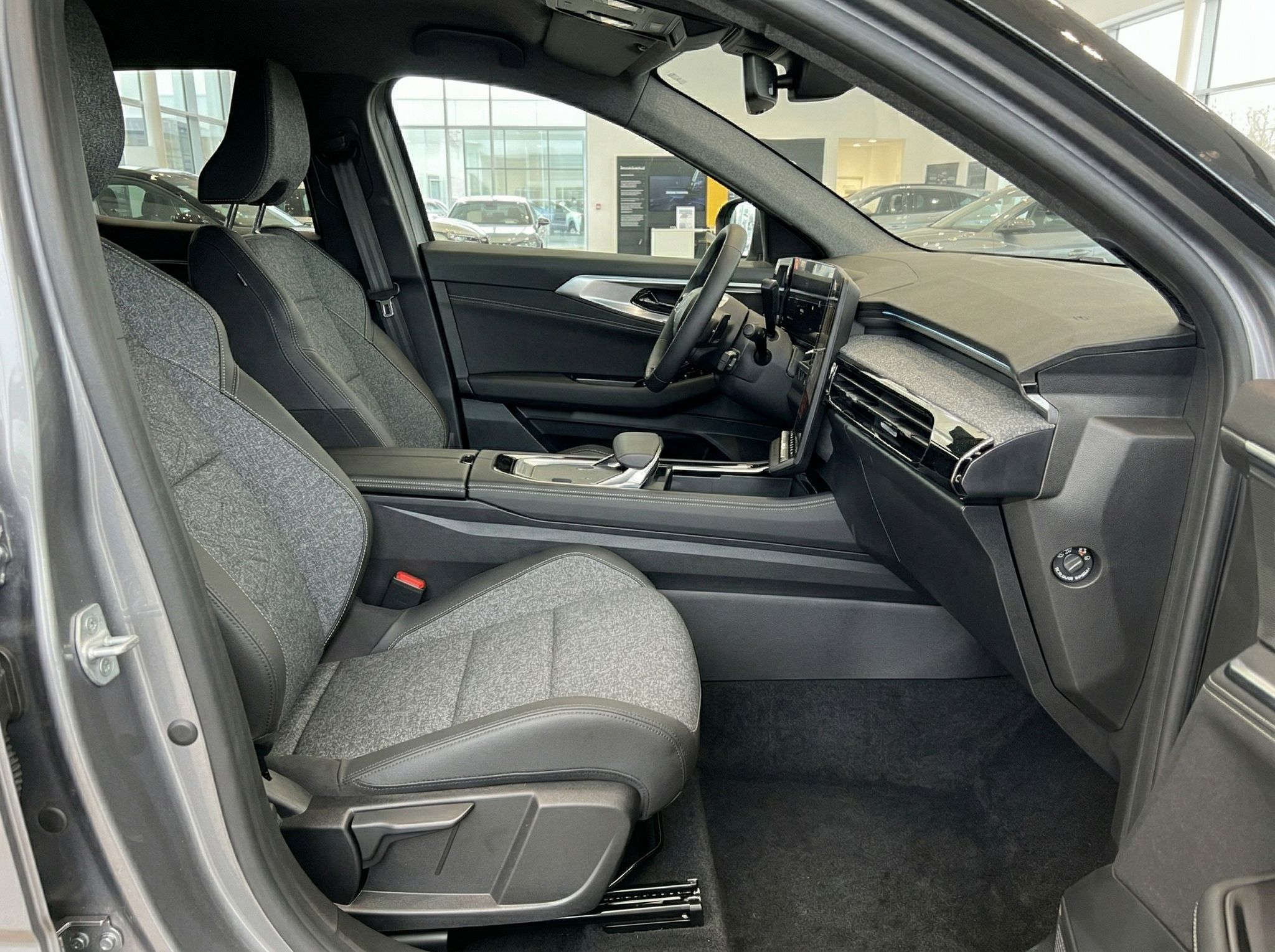 Renault Beifahrersitz und Armaturenbrett in grauer Stoffausstattung