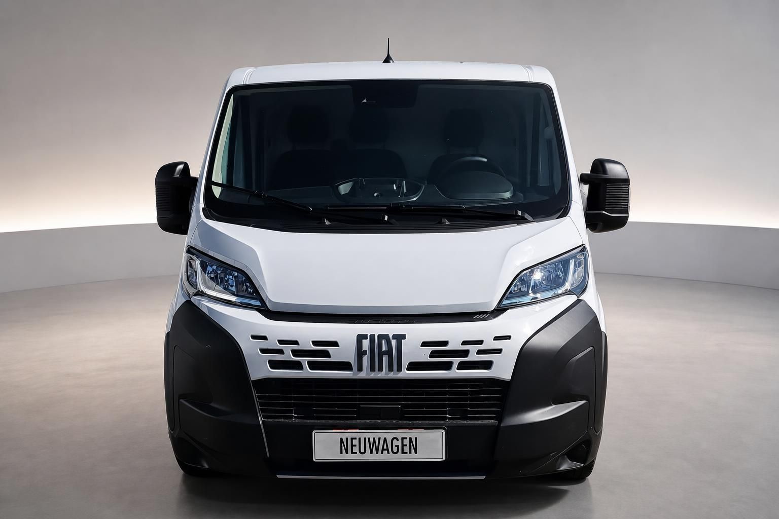 Fiat Ducato Neuwagen weiß, Frontansicht mit Kennzeichen