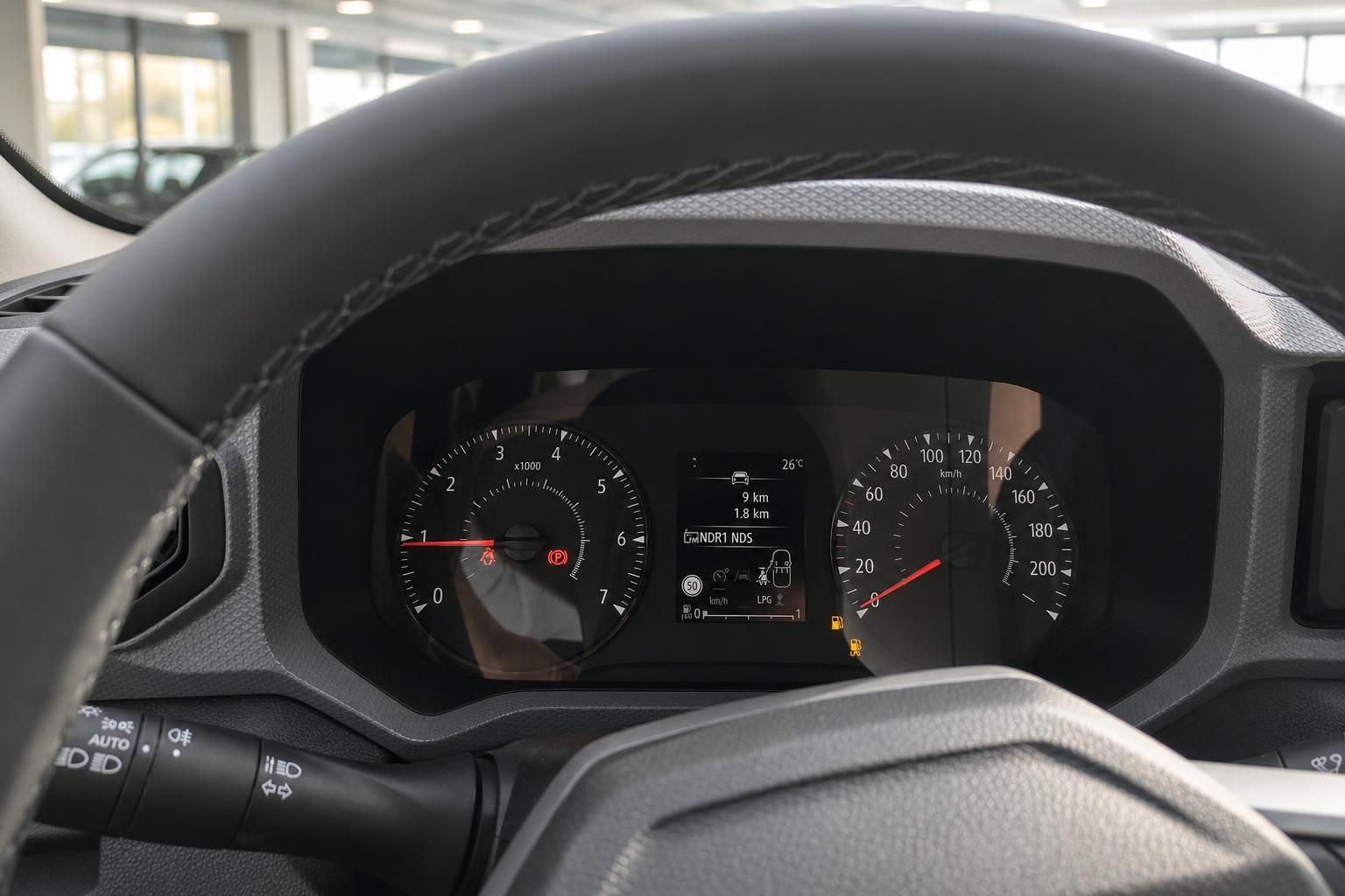 Auto Armaturenbrett mit Tacho und Drehzahlmesser - Fahrzeug Innenraum Cockpit Detail