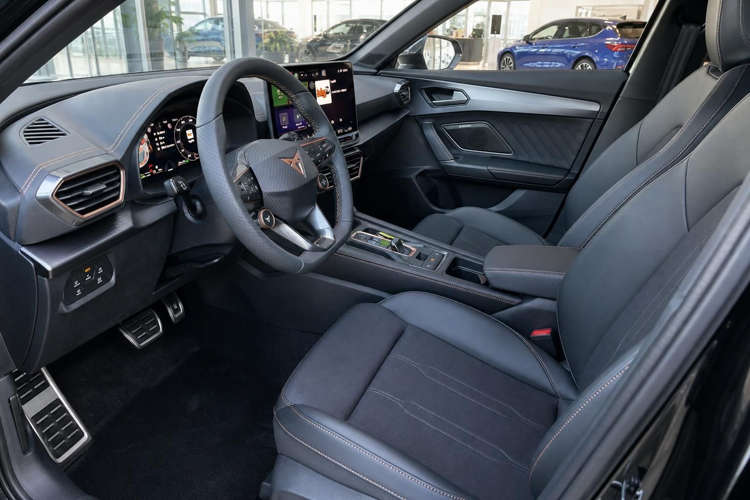 Cupra Formentor Fahrersitz und Cockpit im Detail