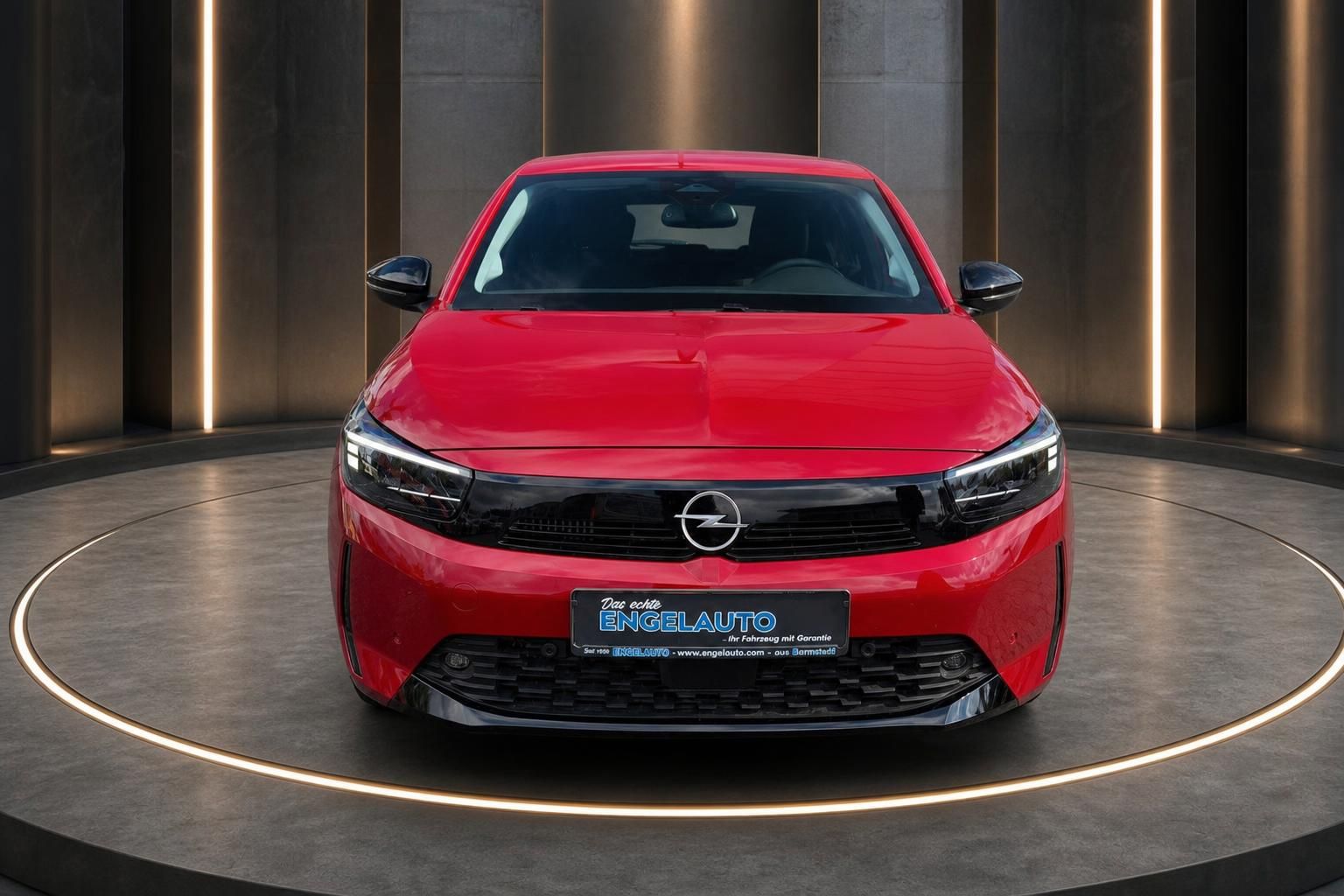 Opel Corsa rot Frontalansicht im Showroom