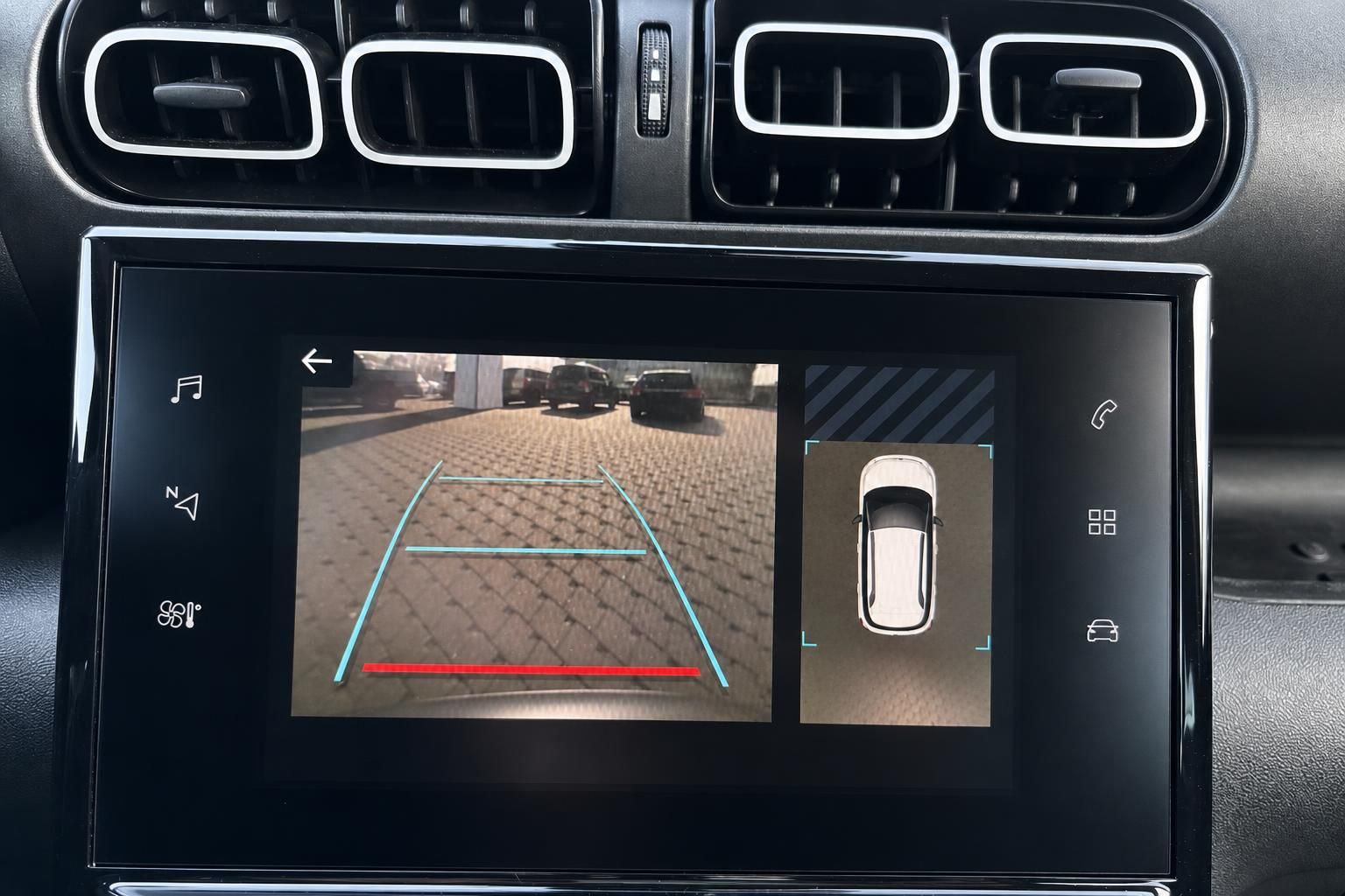 Citroën Rückfahrkamera-Display mit Einparkassistent und Fahrzeug-Ansicht