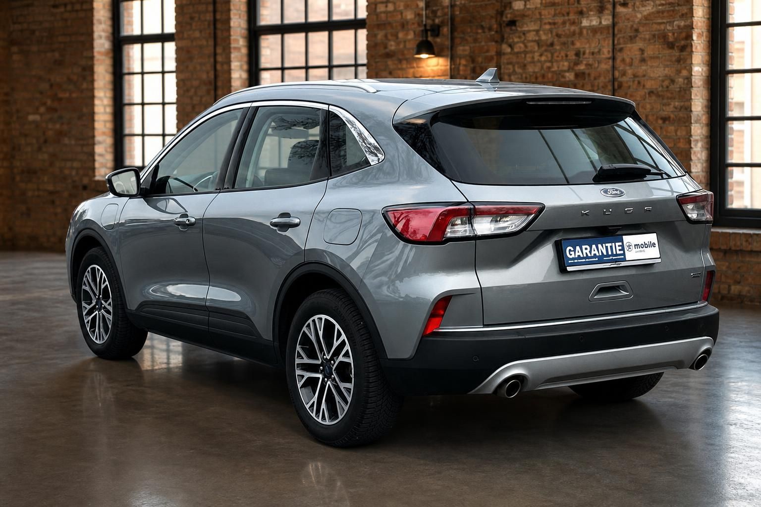 Ford Kuga grau SUV Heckansicht mit Kennzeichenhalter Garantie mobile