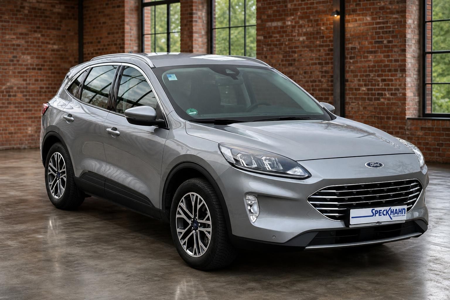 Ford Kuga silber SUV Frontansicht Speckhahn Autohaus Halle