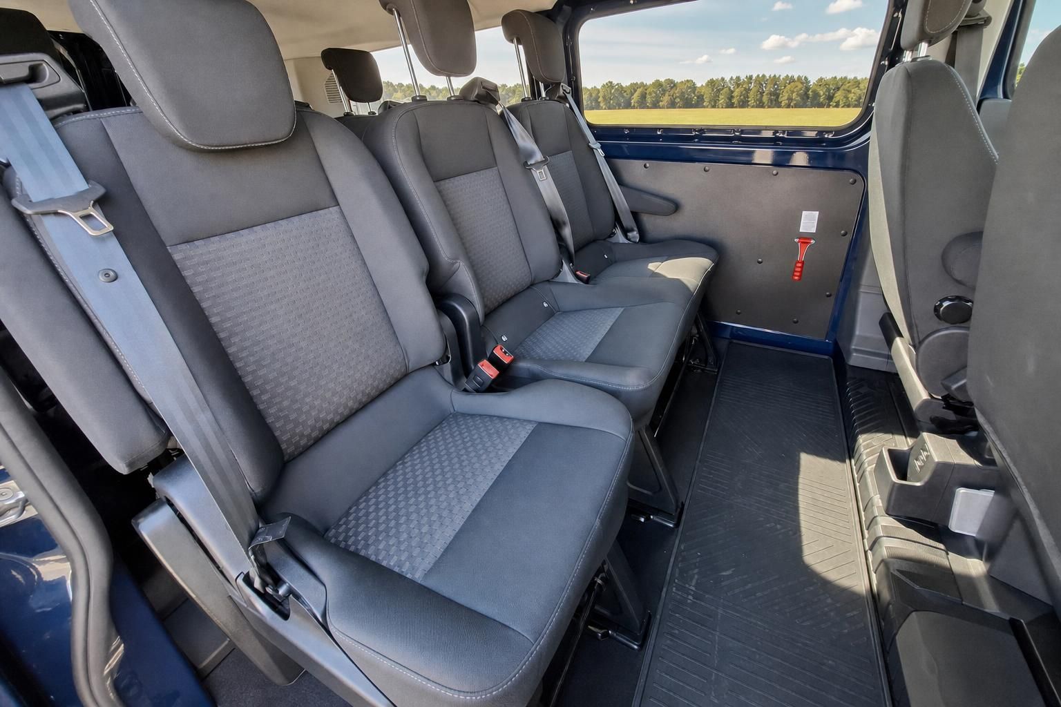 Ford Transit Custom Innenraum, Sitzreihe und Laderaum