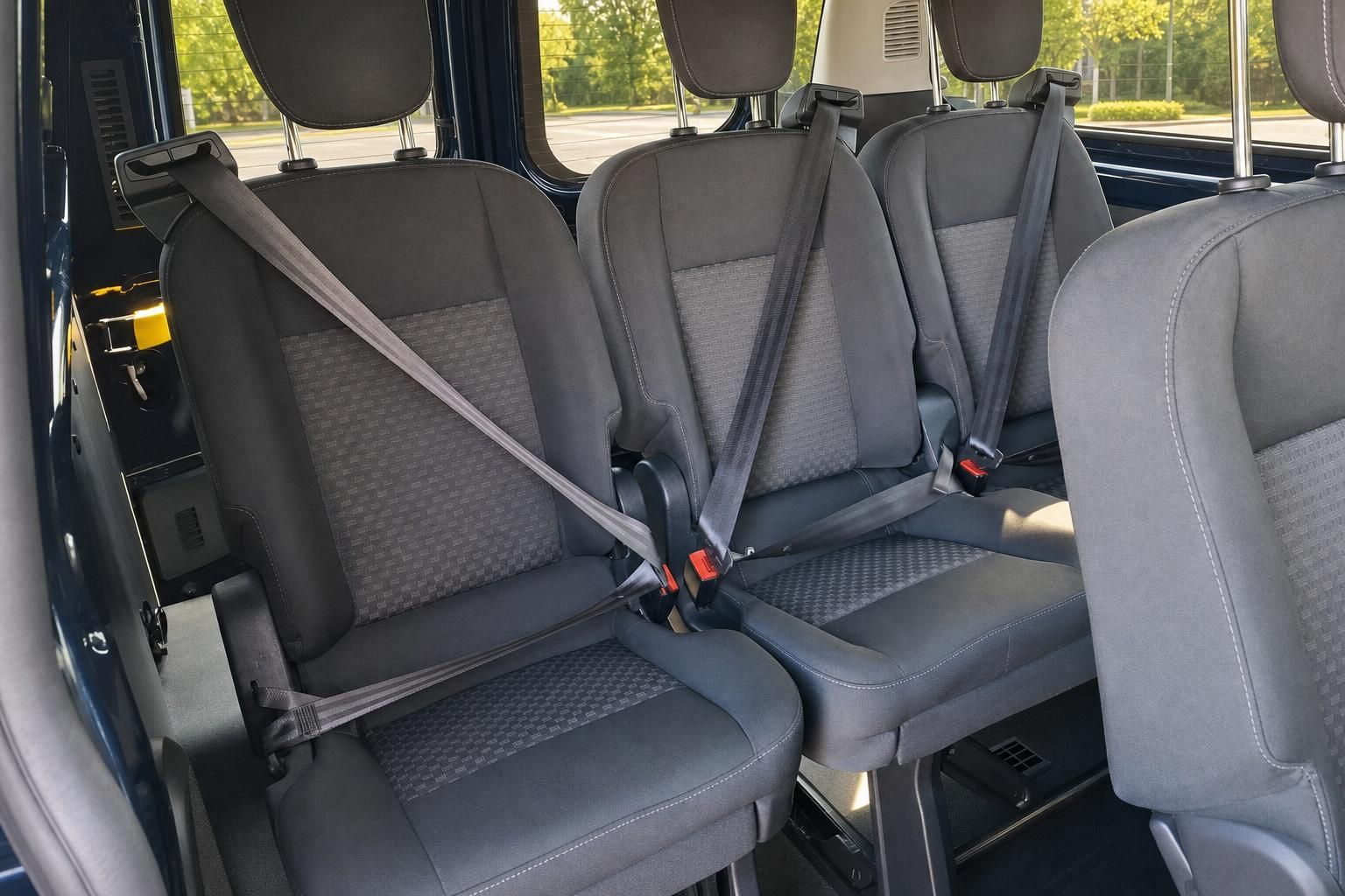 Ford Transit Custom Innenraum, Rücksitze mit Sicherheitsgurten