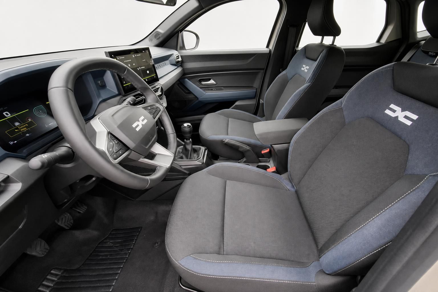 Dacia Duster Innenraum Vordersitze und Armaturenbrett