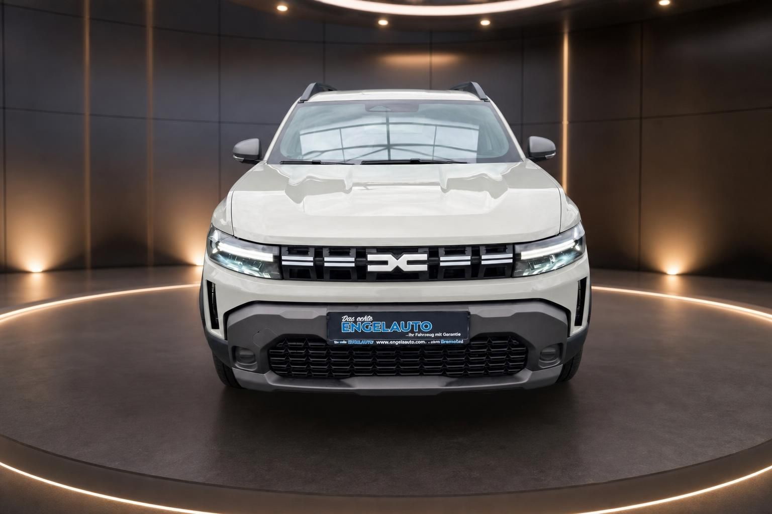 Dacia Duster SUV weiß, Frontansicht mit LED-Scheinwerfern