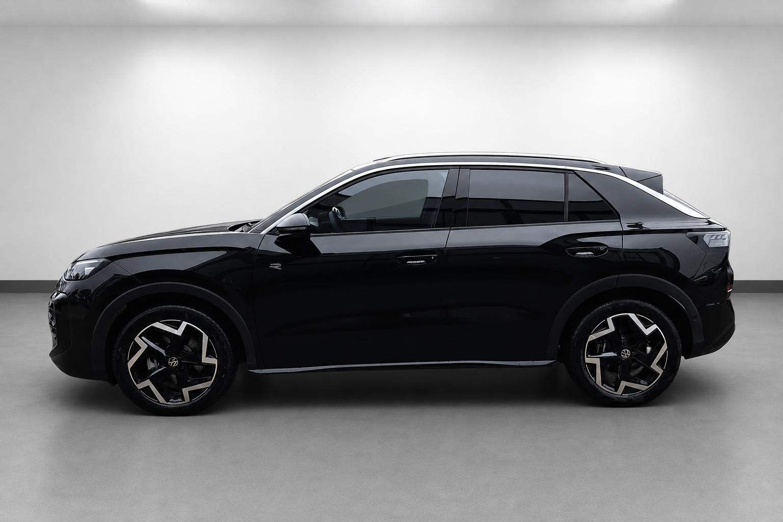 VW T-Roc R in Schwarz, Seitenansicht im Studio
