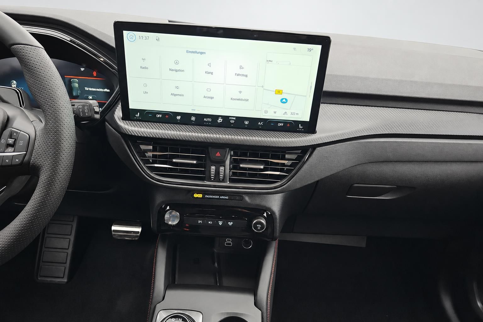 Ford Armaturenbrett mit Navigationssystem und Klimabedienung