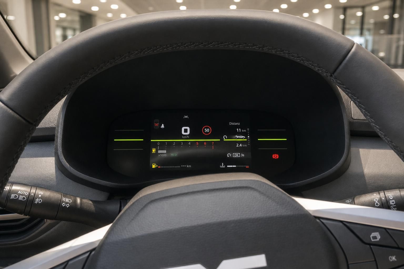 Digitales Kombiinstrument mit Tempolimit-Anzeige im Fahrzeugcockpit