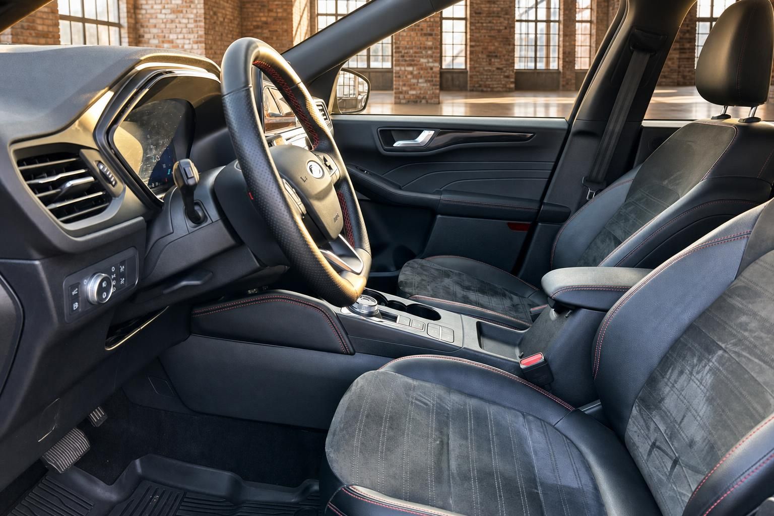 Ford Kuga - Bild 11 von 15