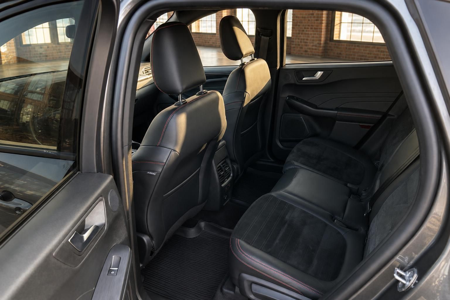 Ford Kuga - Bild 13 von 15