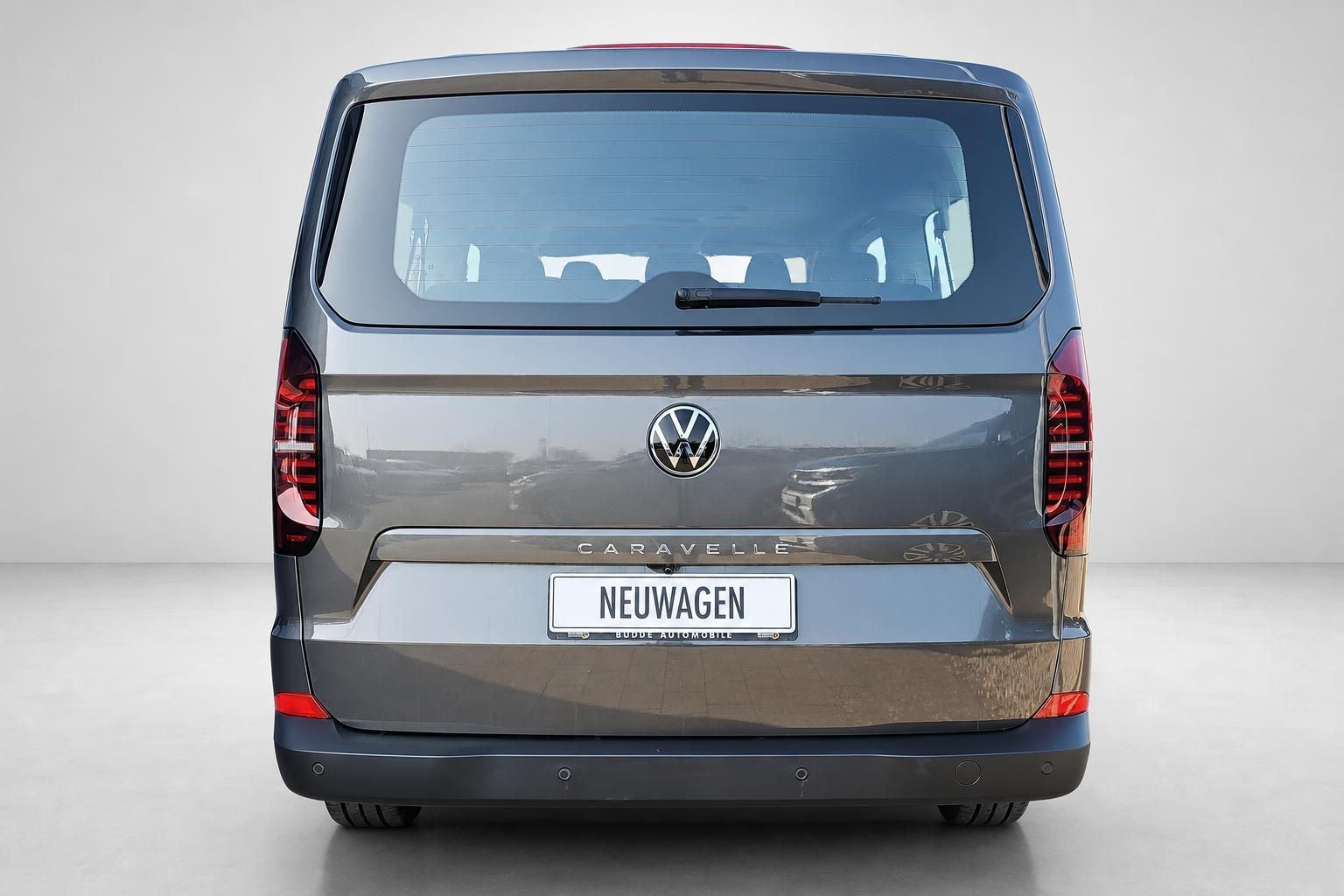VW Caravelle grau Heckansicht mit Kennzeichenhalter Budde Automobile