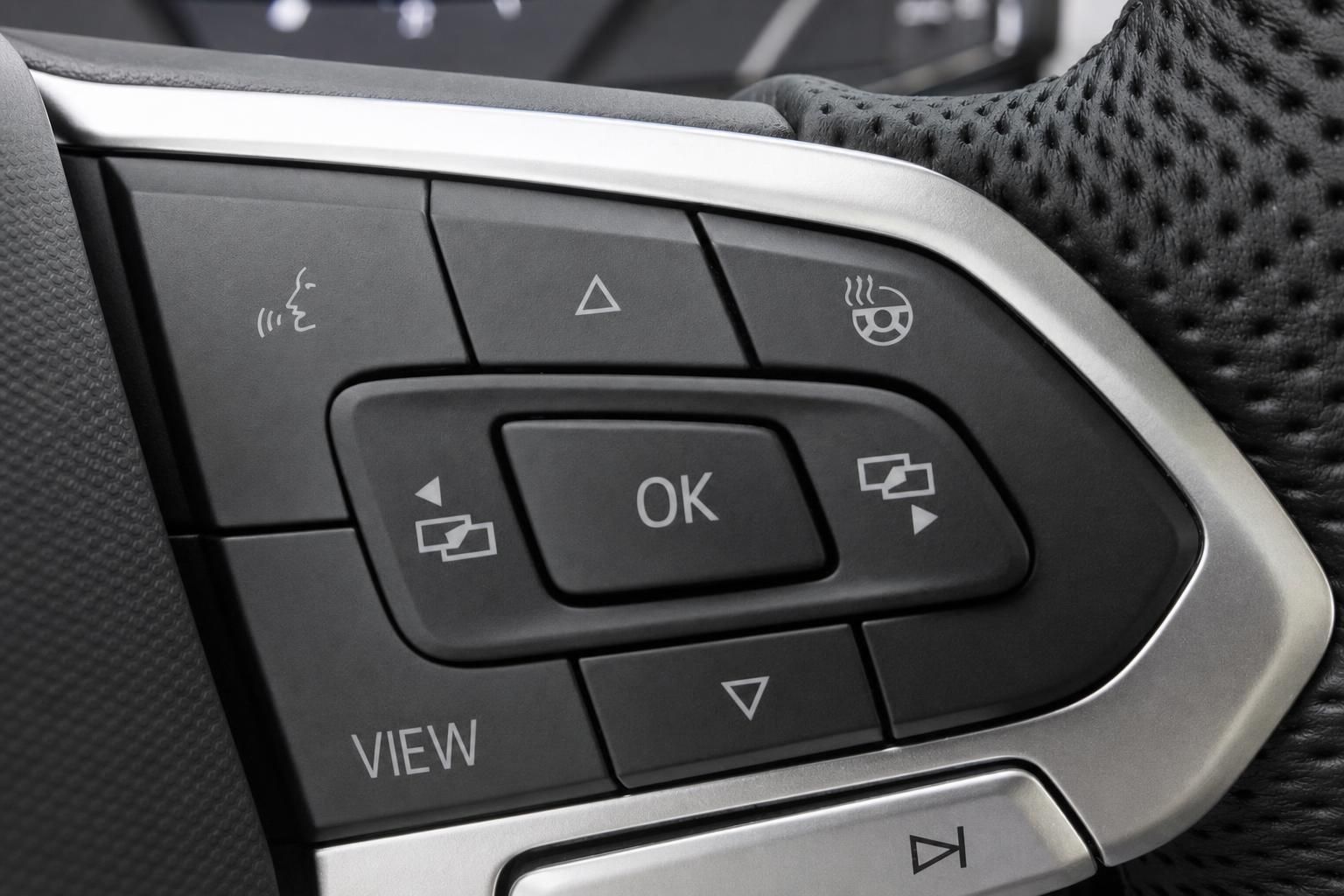 VW Lenkrad Multifunktionstasten mit OK und View Bedienung im Detail