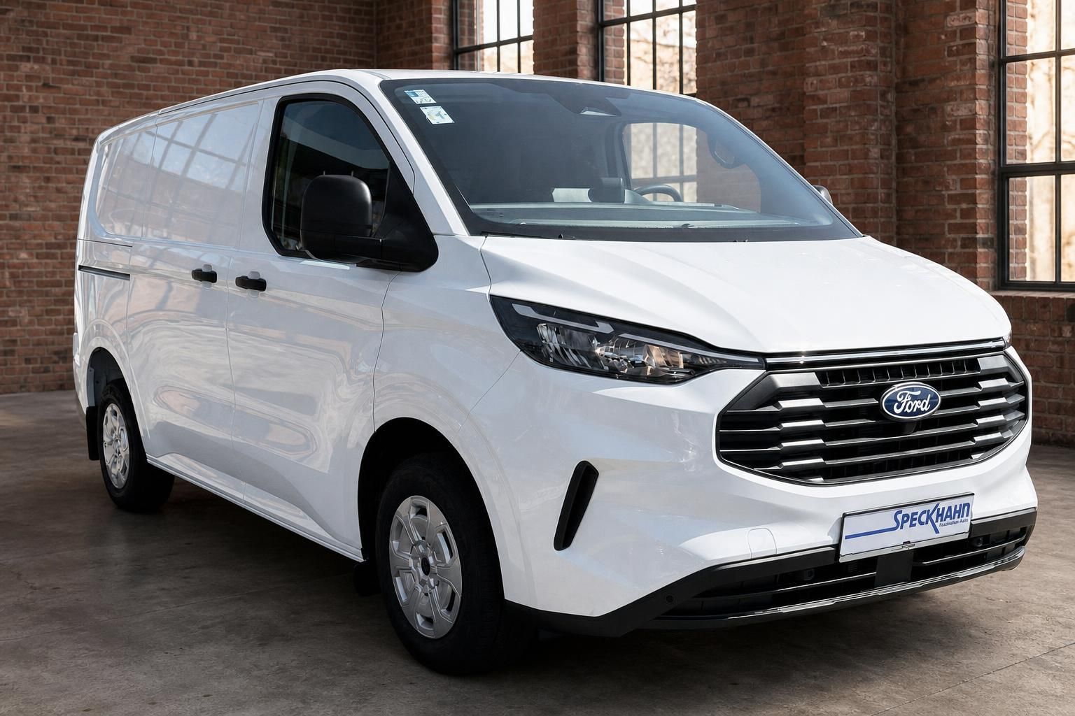 Ford Transit Custom weiss Frontansicht schräg links – Kastenwagen Neufahrzeug